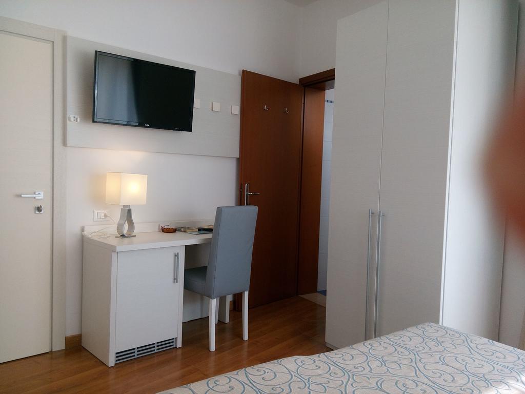 Telenia Hotel